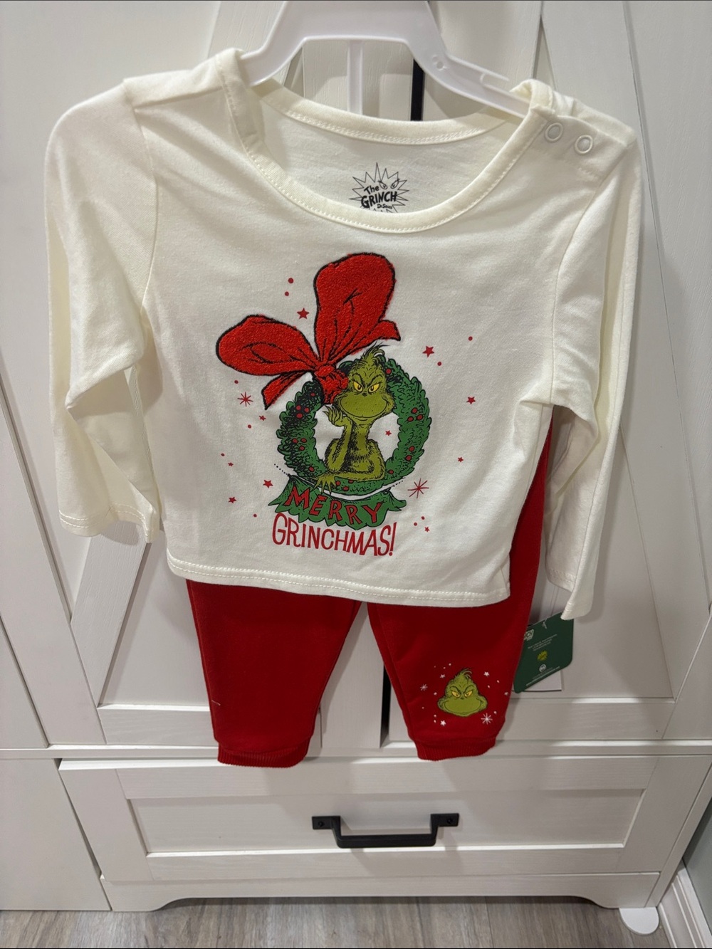 Off-White Kids Grinch Wreath Two-Piece Pajama Set in Red & White